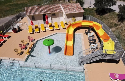 Saint Maime House | Camping Flower La Rivière * - Mobil Home Confort 3 rooms 4 people PMR