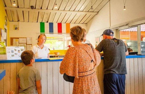 Chateauneuf-de-Galaure House | Camping Le Château de Galaure* - Comfort XL 3-room mobile home 4 adults + 2 children