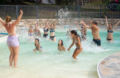 Marcillac-la-Croisille House | Camping 3 étoiles - Piscine - eeiifg