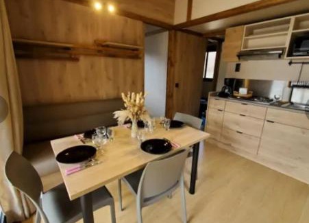 Saint-Cirgues-en-Montagne Hotel | camping hôtel les airelles