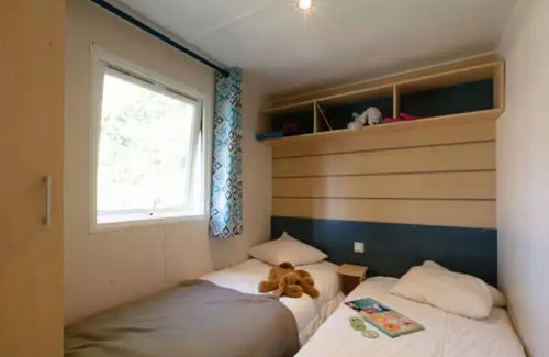 Saint-Julien-des-Landes House | Camping 5 étoiles - Piscine - eebdca