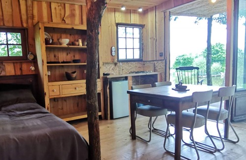 Saint-Aubin-le-Cloud Cabin | Camping La Chagnée - cabane des enfants du marais
