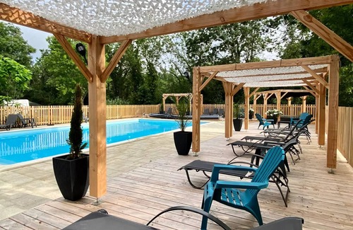 Coulon Ski Chalet | Camping La Venise Verte * - PREMIUM chalet 24m² (1 bedroom in the living room) including covered terrace + TV for 2 people