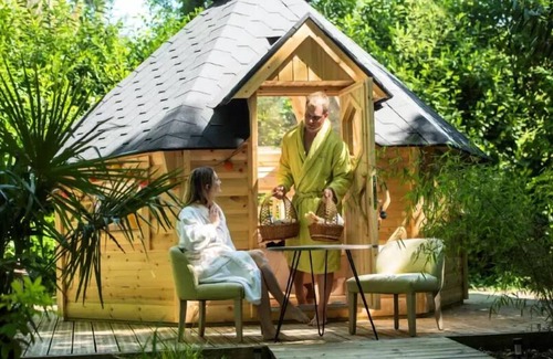 Saint-Leu-dEsserent House | Camping Le Pré des Moines* - Chantilly wooden bubble 1 room 2 people without sanitary facilities