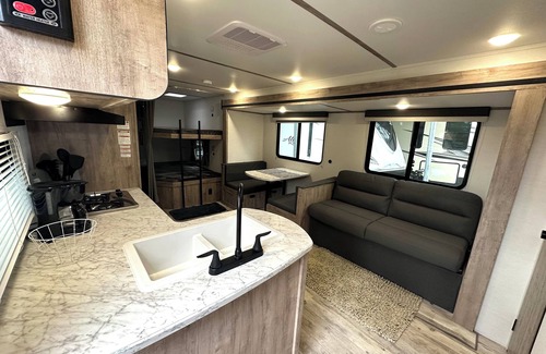 Waynesboro RV Rental | Camping Life Brand New Camper