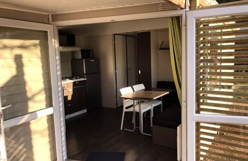 Thonac House | Camping maeva Escapades La Castillonderie * - Comfort Mobile Home 3 Rooms 4 People Air Conditioned + TV