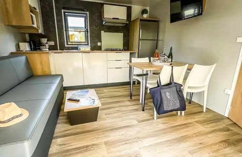 Plougasnou House | Camping maeva Respire Le Domaine de Mesqueau * - PREMIUM COMFORT Cottage 3 Rooms 4 People + TV 2 Bathrooms
