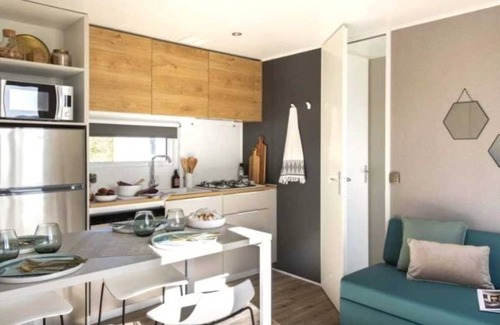 Serignan-Plage House | Camping - Piscine - ccageda