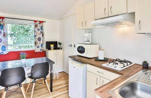 L'Aiguillon-sur-Vie House | Camping Ushuaïa Le Parc de La Grève * - Mobile Home Compact 3 Rooms 2 People + TV