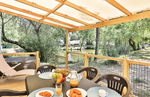 L'Aiguillon-sur-Vie House | Camping Ushuaïa Le Parc de La Grève * - Mobile Home Zen 3 Rooms 4 People + Jacuzzi