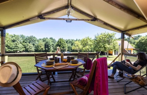 La Douze House | Camping Ushuaïa Villages Le Bois Coquet * - Canvas Bungalow Bali - 2 bedrooms - 32m² (without bathrooms) 5 people