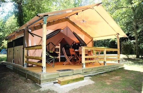 Nabirat House | Camping Ushuaïa Villages les Pialades * - VICTORIA Lodge Tent 30m²/2 bedrooms (without private bathrooms) 4 people
