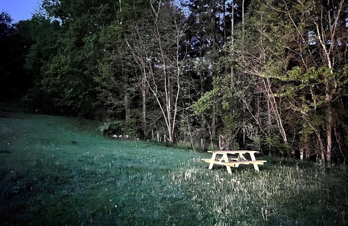 Elkins House | CampRV Lookout Apartment – Peaceful Scenic Escape