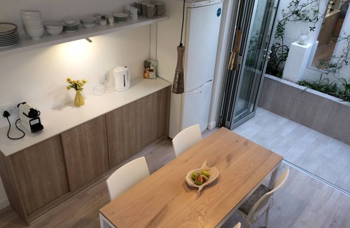 Camps Bay Cottage | Camps Bay Cottage with Sea Views and Pool and Free WI FI