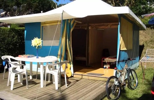 Salles-Curan House | Campsite Beau-Rivage * - Cottage ETOILE (covered terrace) new 2022 4 to 6 people - 4 pers. included in the tariff