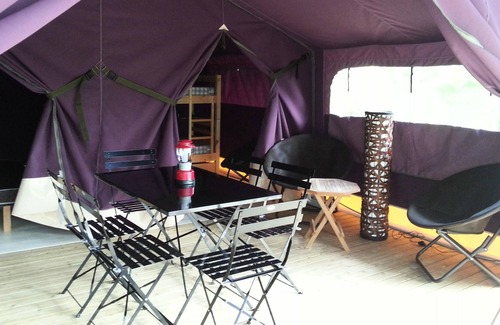 Neuveglise-sur-Truyere House | Campsite Flower le Belvedere **** - Freeflower Comfort Tent 3 rooms 5 people Without Sanitary