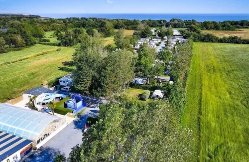 Colleville-sur-Mer House | Campsite Le Robinson * - Cozy LV Plancha 3-Room Mobile Home 4 adults + 1 child under 12 years old