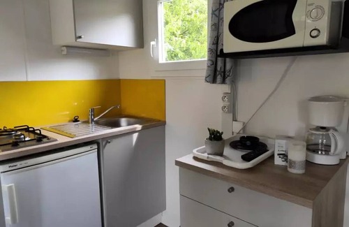 Saint-Laurent-sur-Sevre Ski Chalet | Campsite Le Rouge Gorge* * - LOCATION CHALET 28m2 TV (2 bedrooms) COMFORT 6 persons