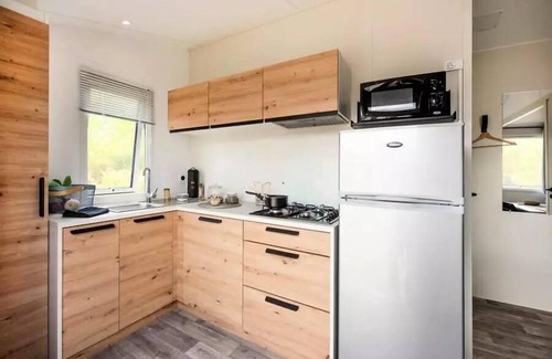Jard-sur-Mer House | Campsite maeva Breathe Summer fragrances * - Mobil-Home ESSENTIAL 2 Rooms 2/4 People + TV