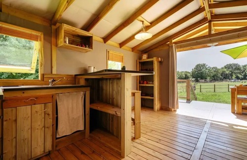 Caro House | Campsite maeva Respire Domaine de Kervallon * - Cabane Lodge 3 Rooms 5 People + TV
