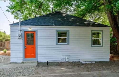Corvallis House | Campus Cottage