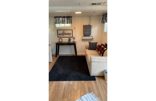 Bowling Green House | Campus Guesthouse at 128 1/2 South Summit