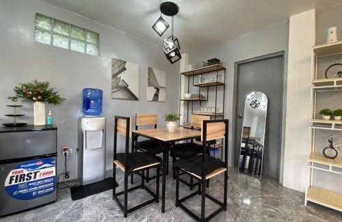 Virac House | Can accommodate up to 10 guest near Virac Airport