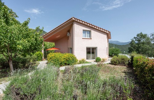 Serralongue House | Can Guillamou - Three Bedroom House, Sleeps 6