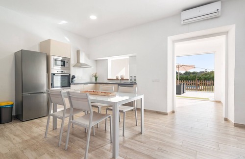Majorca Villa | CAN MIQUEL PORRO - Spectacular townhouse with private pool and free WiFi.