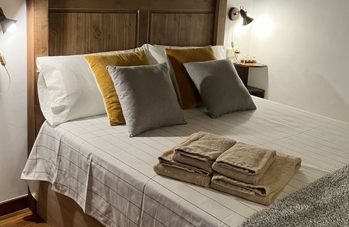 Vilallonga de Ter Apartment | Can Roc, the small apartment in Muntanya. Ideal for parelles, wrapped in nature