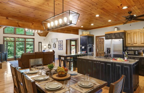 Foxfire Estates Cabin | Can't get better than this!