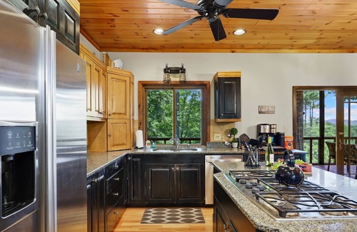 Foxfire Estates Cabin | Can't get better than this!