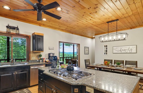 Foxfire Estates Cabin | Can't get better than this!