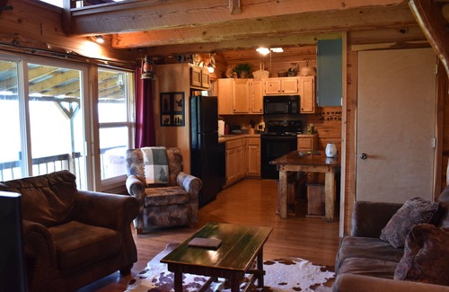 Eureka Springs Cabin | Can-U-Canoe Riverview Warm-Cozy Cabin Outstanding River View