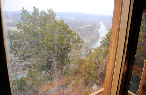 Eureka Springs Cabin | Can-U-Canoe Riverview Warm-Cozy Cabin Outstanding River View