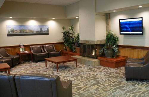 Winnipeg Hotel | Canad Inns Destination Centre Windsor Park