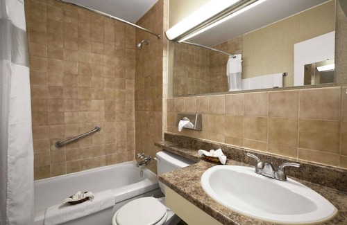 Cornwall Hotel | Canada Continental Hotel