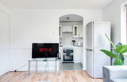 Rotherhithe Apartment | Canadawater-2bedroom-1bathroom-free Parking
