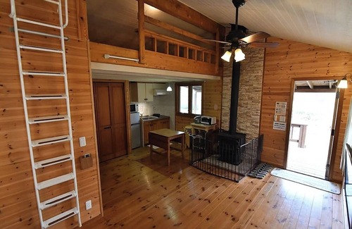 Kimitsu RV Rental | Canadian Cottage 1Capacity 5 peopleAdults only/Kimitsu City Chiba