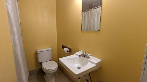 Clear Creek Hotel | Canadian Inn