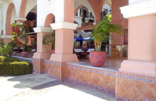 P Chahue Hotel | Canadian Resort Huatulco