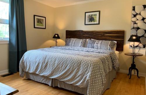 Field Hotel | Canadian Rockies Inn - Adults only