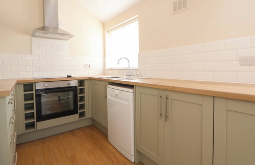 Nantwich Cottage | CANAL BASIN COTTAGE, pet friendly, with a garden in Nantwich