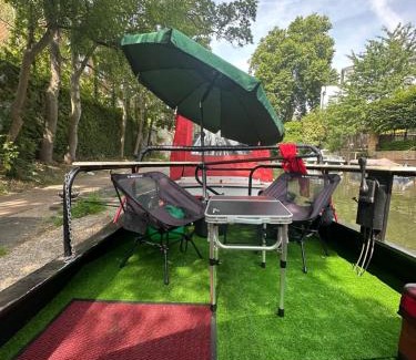 Camden Town with Primrose Hill Boat Rental | Canal Boat in London