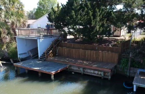Indian Harbor Estates House | Canal Cottage- Fishermans/Boaters Paradise