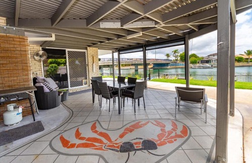 Banksia Beach House | Canal Duplex close to everything you need for a Great Holiday !