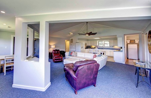 Sunset Village House | Canal Front 3 Bedroom Home/Newly Renovated