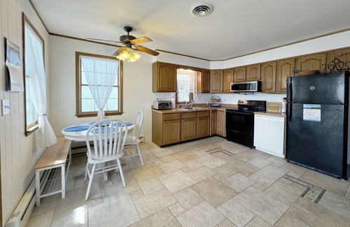 Keen-Wik On the Bay House | Canal-Front Cottage with Dock – Boater’s Retreat Near Fenwick Island