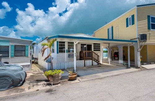 Big Coppitt Key House | Canal Front Home Cute and Cozy w/32ft boat slip
