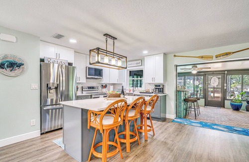 Crystal River House | Canal-Front Outdoor Oasis: Home in Crystal Water